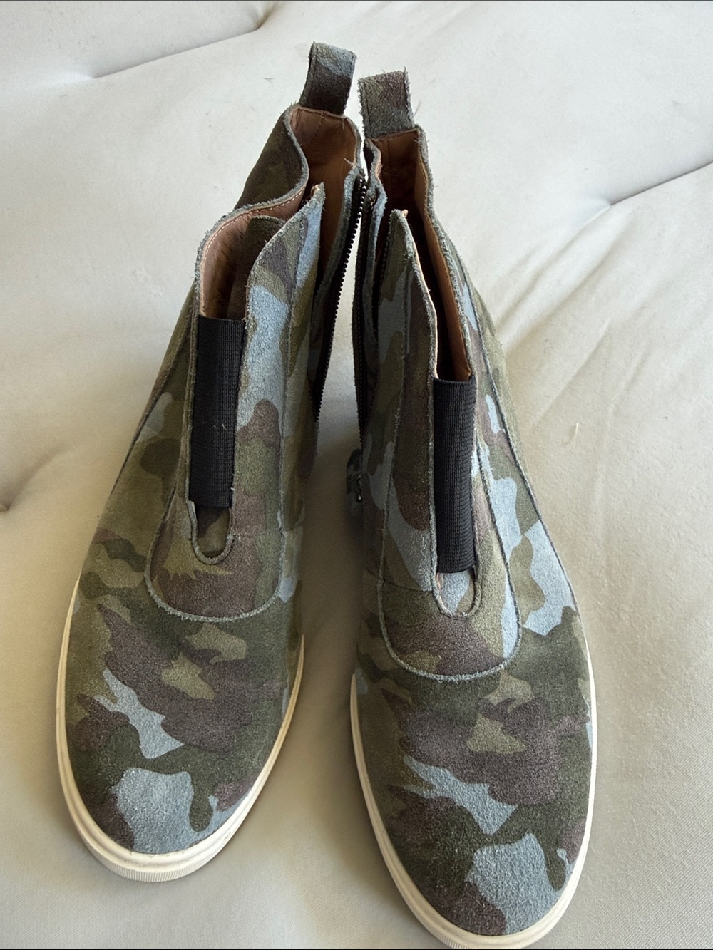 Paolo Women’s  Green Camouflage Chukka Boots